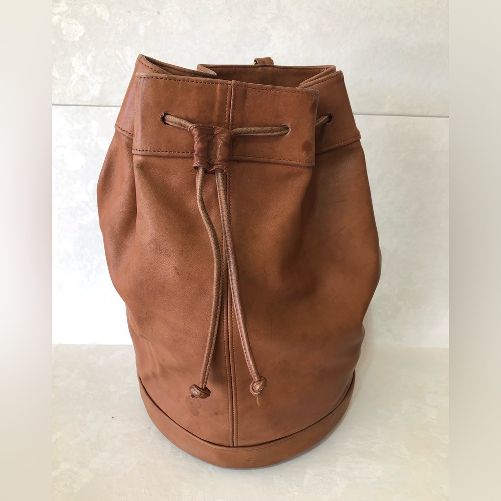 Coach Vintage Large Sling bag. Perfect for travel or the beach.